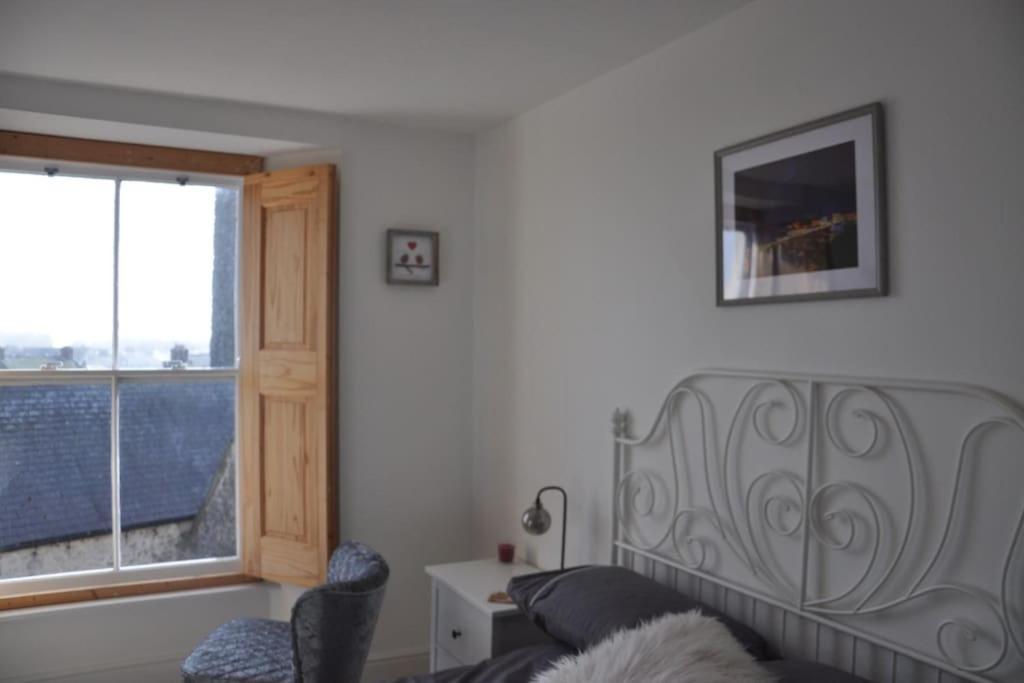 Modern Flat With Island Views In Heart Of Tenby Eksteriør billede